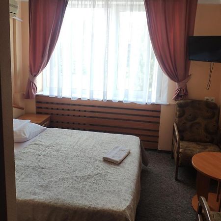 Druzhba Service Hotel Kiev Dış mekan fotoğraf