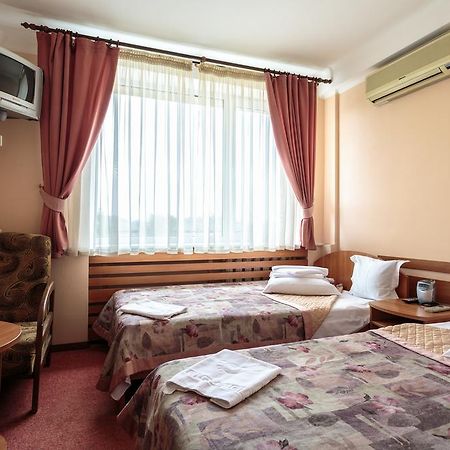 Druzhba Service Hotel Kiev Dış mekan fotoğraf