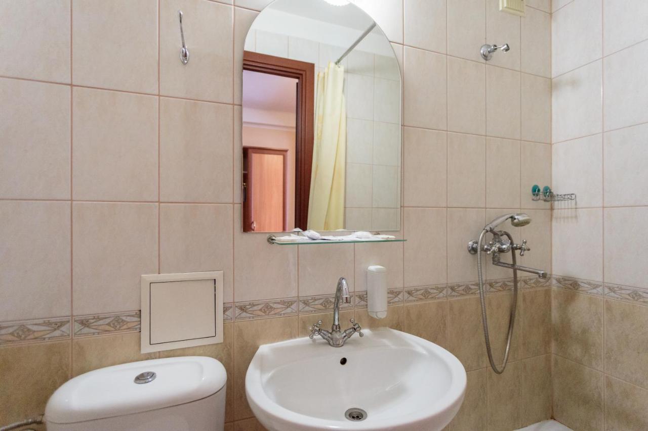 Druzhba Service Hotel Kiev Dış mekan fotoğraf